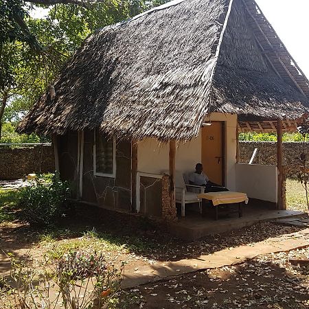 Shimoni Gardens Cottages Экстерьер фото